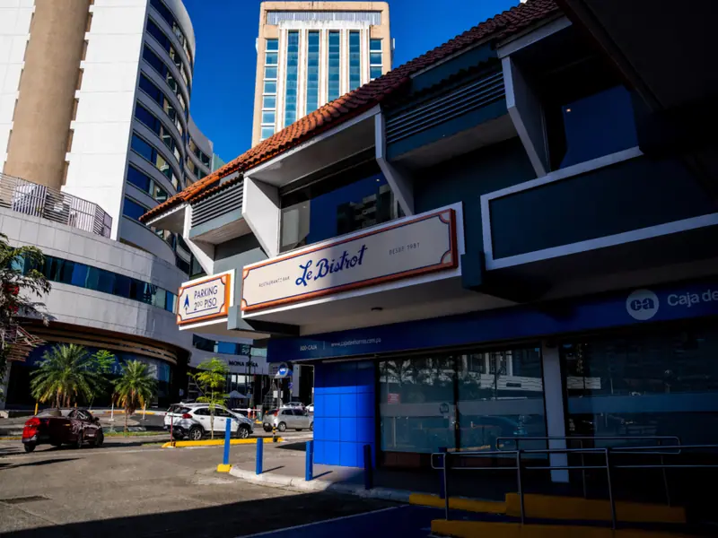 Fachada de Le Bistrot en Centro Comercial Florida, Panamá